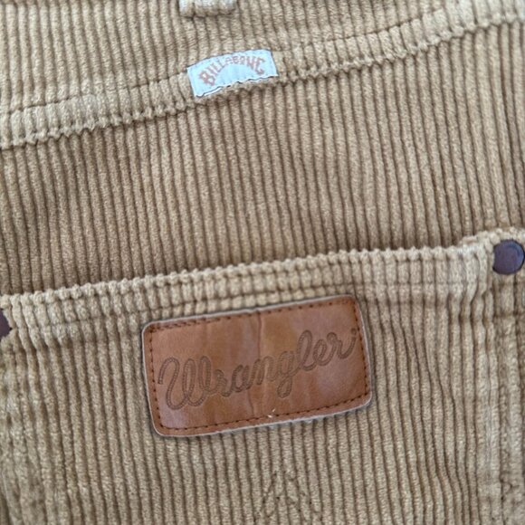 BILLABONG × Wrangler Size 28 The Retro Women Corduroy Pants in Antique Gold - Picture 4 of 9